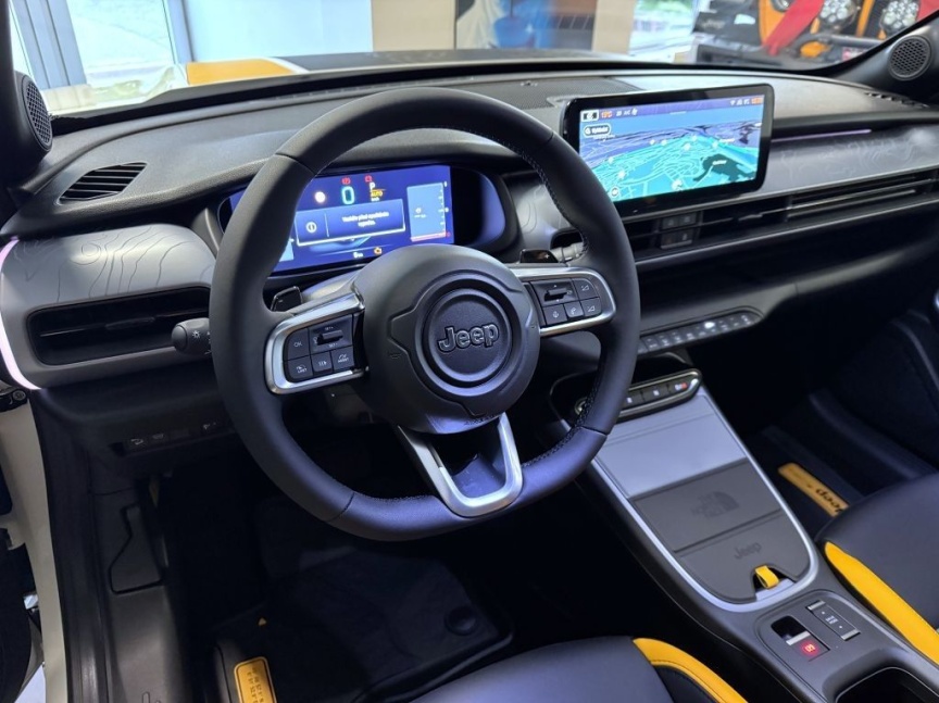 Jeep Avenger 1.2 T e-hybrid AT 145k 4xe The North Face *330*