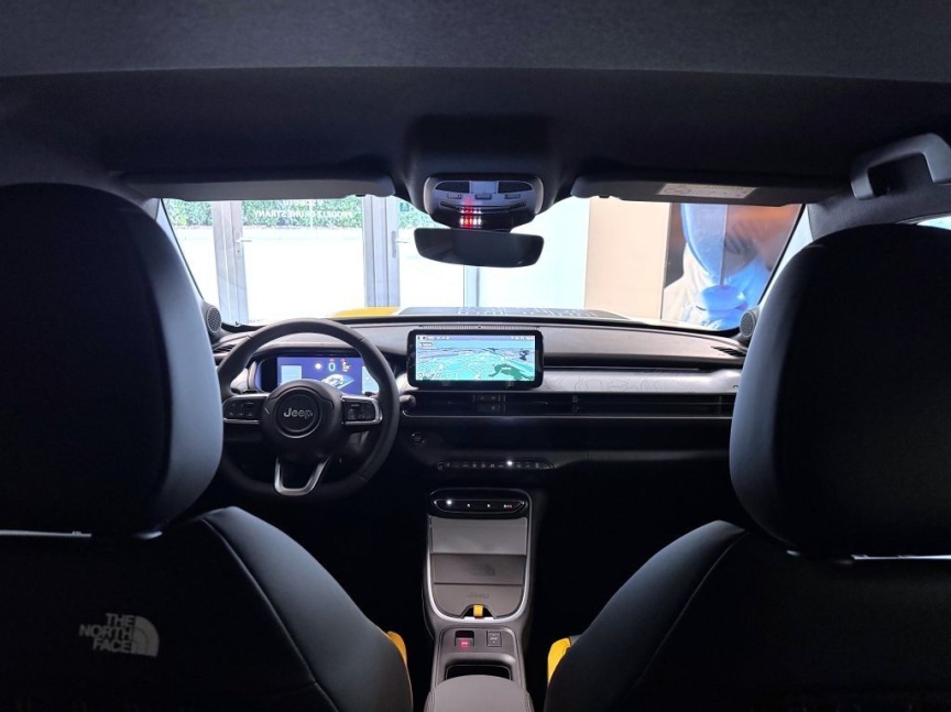 Jeep Avenger 1.2 T e-hybrid AT 145k 4xe The North Face *330*