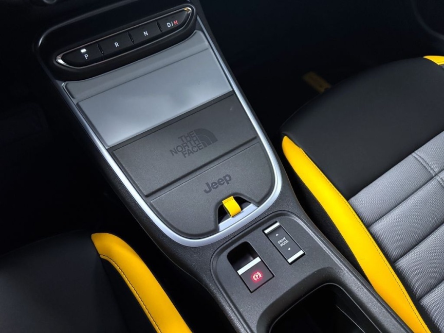 Jeep Avenger 1.2 T e-hybrid AT 145k 4xe The North Face *o346*