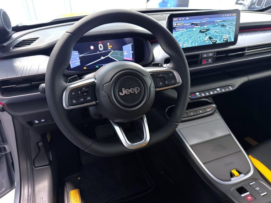 Jeep Avenger 1.2 T e-hybrid AT 145k 4xe The North Face *o347*