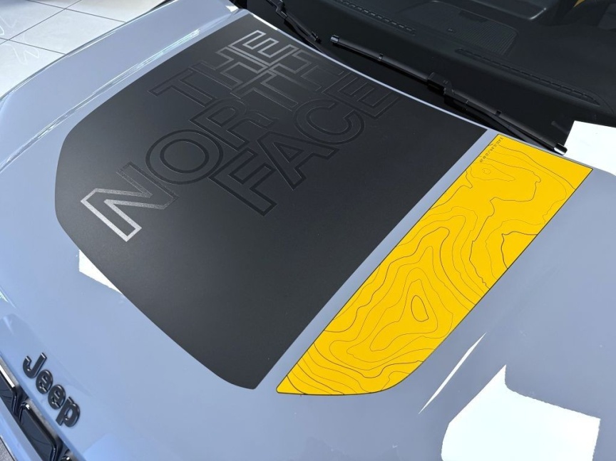 Jeep Avenger 1.2 T e-hybrid AT 145k 4xe The North Face *o347*