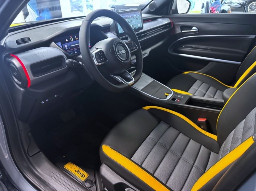 Jeep Avenger 1.2 T e-hybrid AT 145k 4xe The North Face *o347*