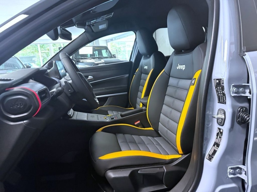 Jeep Avenger 1.2 T e-hybrid AT 145k 4xe The North Face *o347*