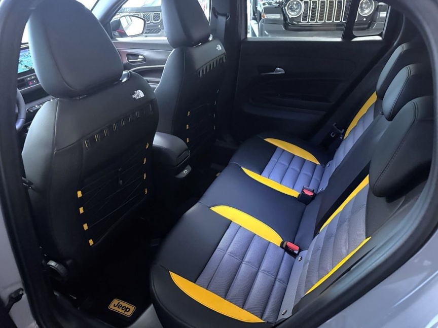 Jeep Avenger 1.2 T e-hybrid AT 145k 4xe The North Face *o403*