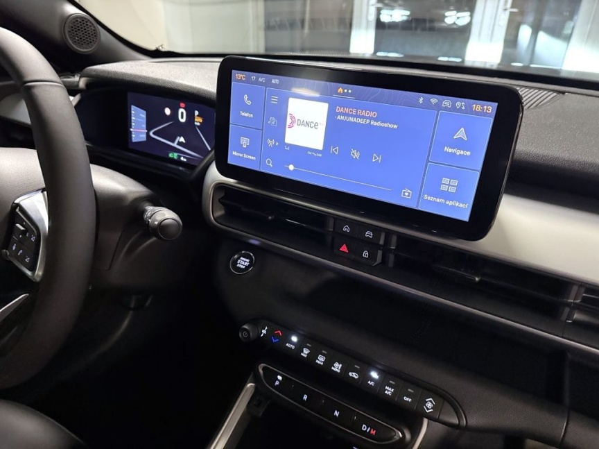 Jeep Avenger 1.2 T e-hybrid AT 145k 4xe Upland *162* u