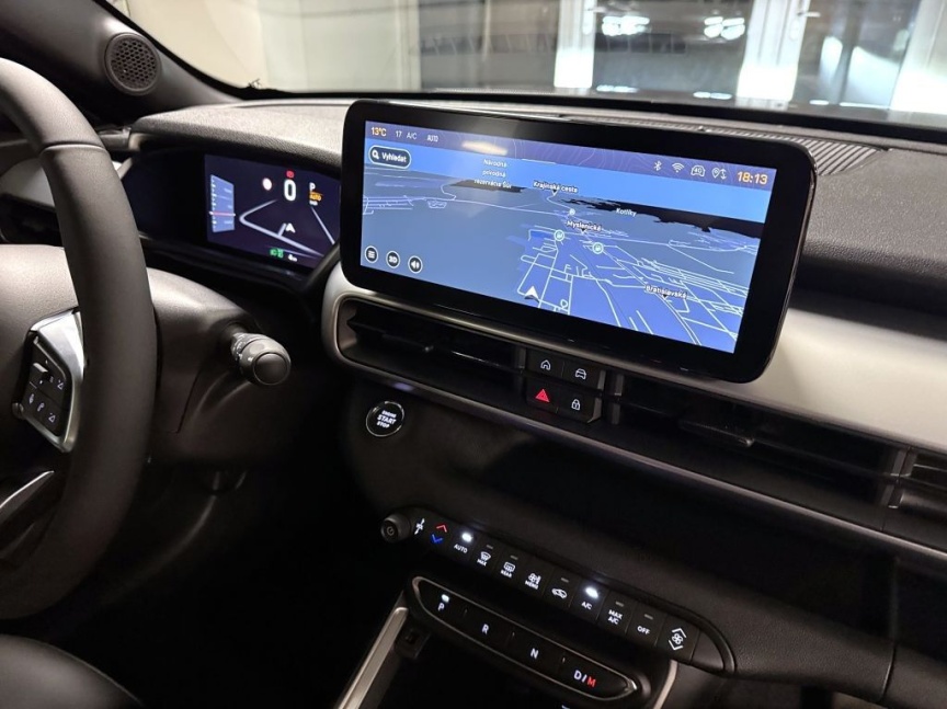 Jeep Avenger 1.2 T e-hybrid AT 145k 4xe Upland *162* u