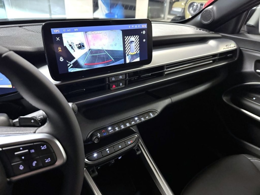 Jeep Avenger 1.2 T e-hybrid AT 145k 4xe Upland *162* u