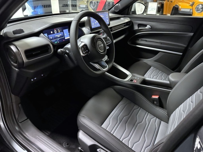 Jeep Avenger 1.2 T e-hybrid AT 145k 4xe Upland *162* u