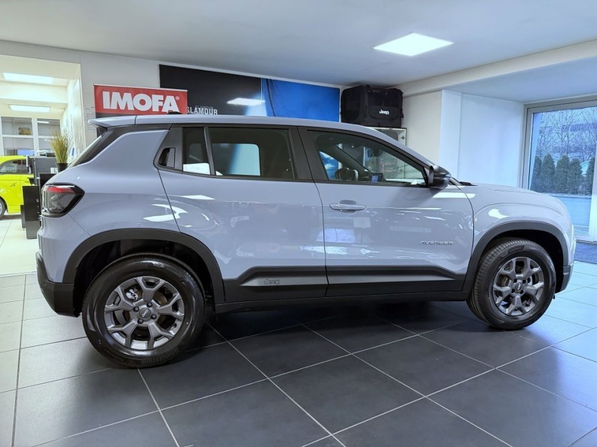 Jeep Avenger 1.2 T MT6 100k Longitude *808*
