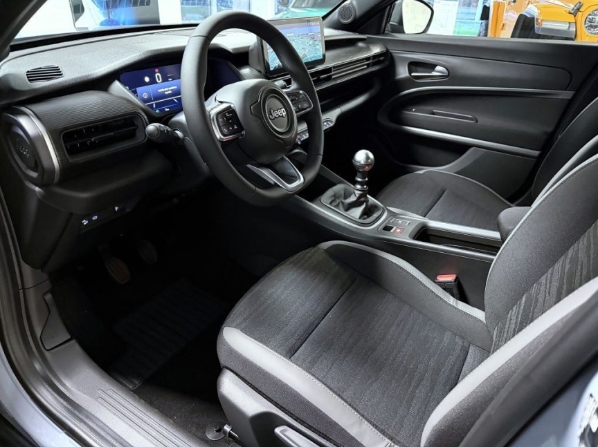 Jeep Avenger 1.2 T MT6 100k Longitude *808*