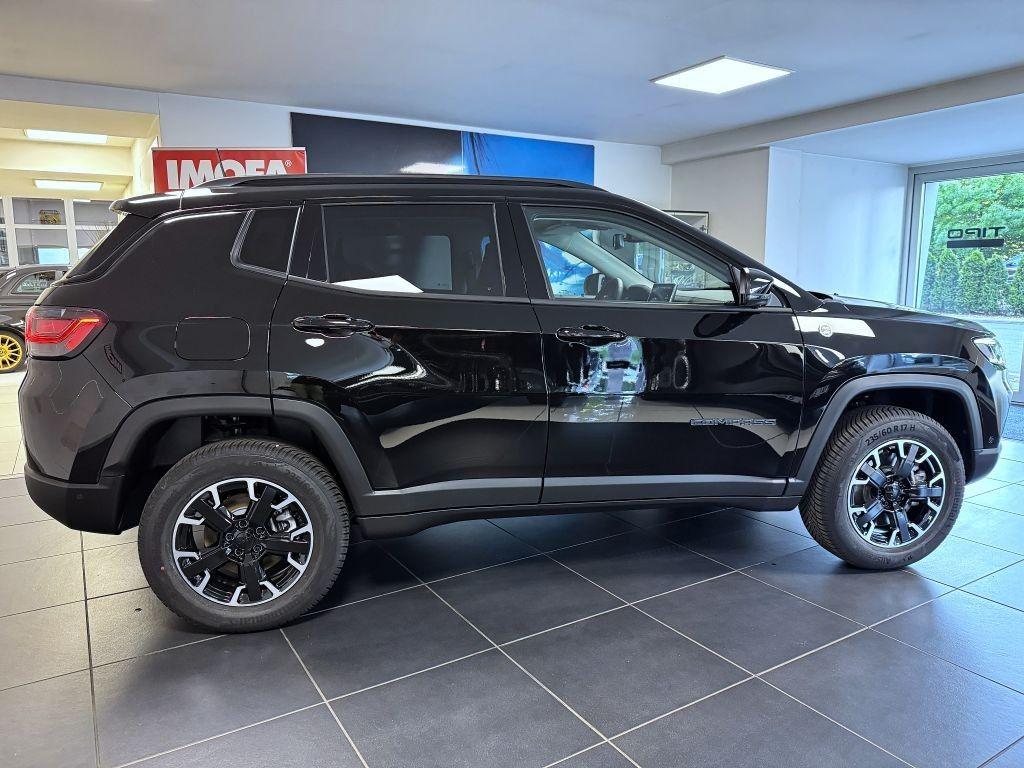 Jeep Compass 1.3 T 4xe eAWD AT PHEV 240k Trailhawk *659* e