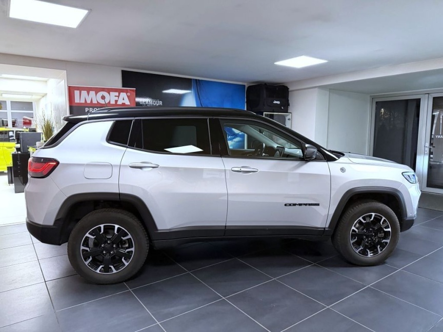 Jeep Compass 1.3 T 4xe eAWD AT PHEV 240k Trailhawk