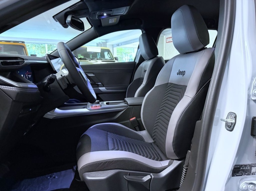 Jeep Compass NEW e-Hybrid 145k eDCT6 Altitude *784*