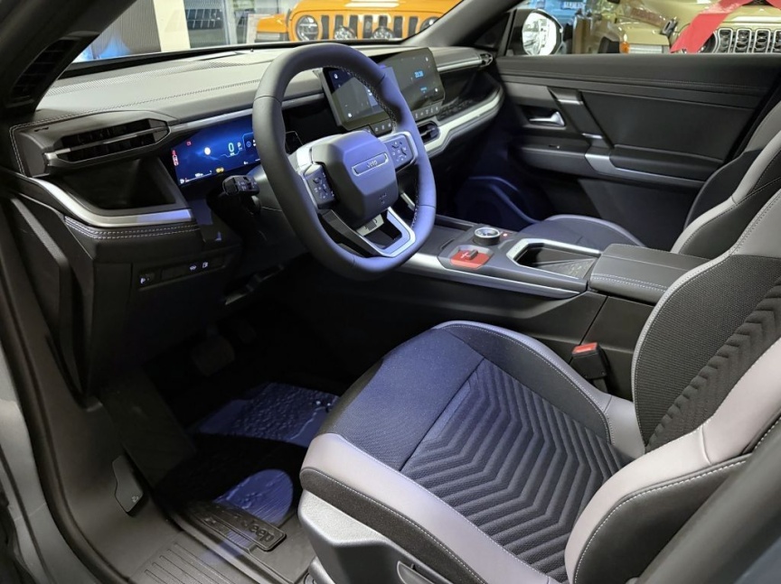 Jeep Compass NEW e-Hybrid 145k eDCT6 Altitude *890*