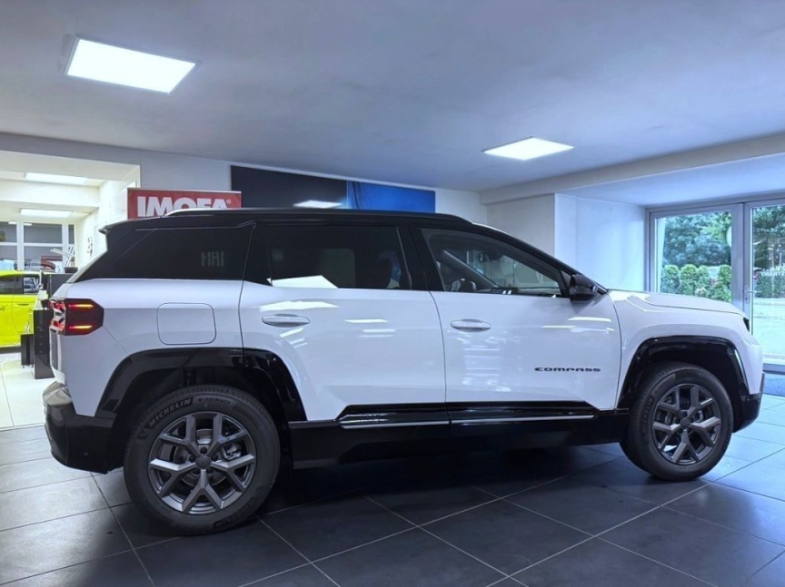 Jeep Compass NEW e-Hybrid 145k eDCT6 First Edition *541* e
