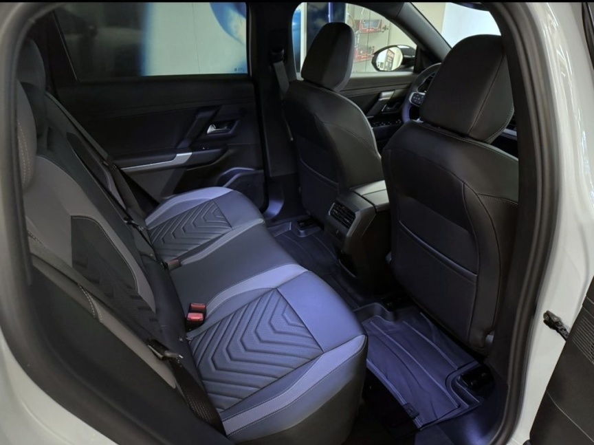 Jeep Compass NEW e-Hybrid 145k eDCT6 First Edition *541* e