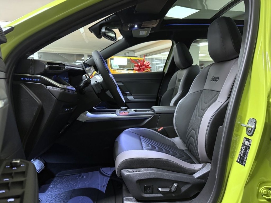Jeep Compass NEW e-Hybrid 145k eDCT6 First Edition *550*