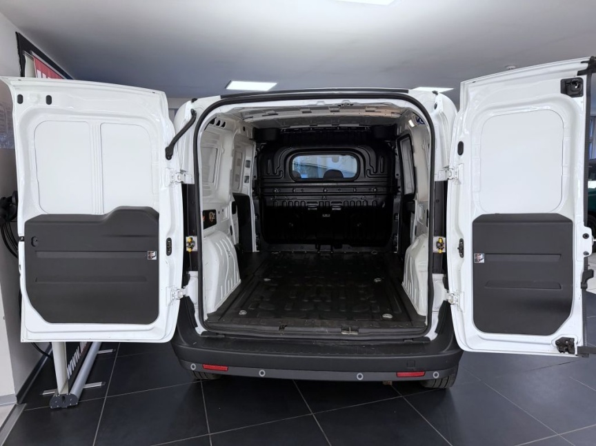 Fiat Professional Dobló cargo VAN L2H1 1.6 MTJ 105k SX