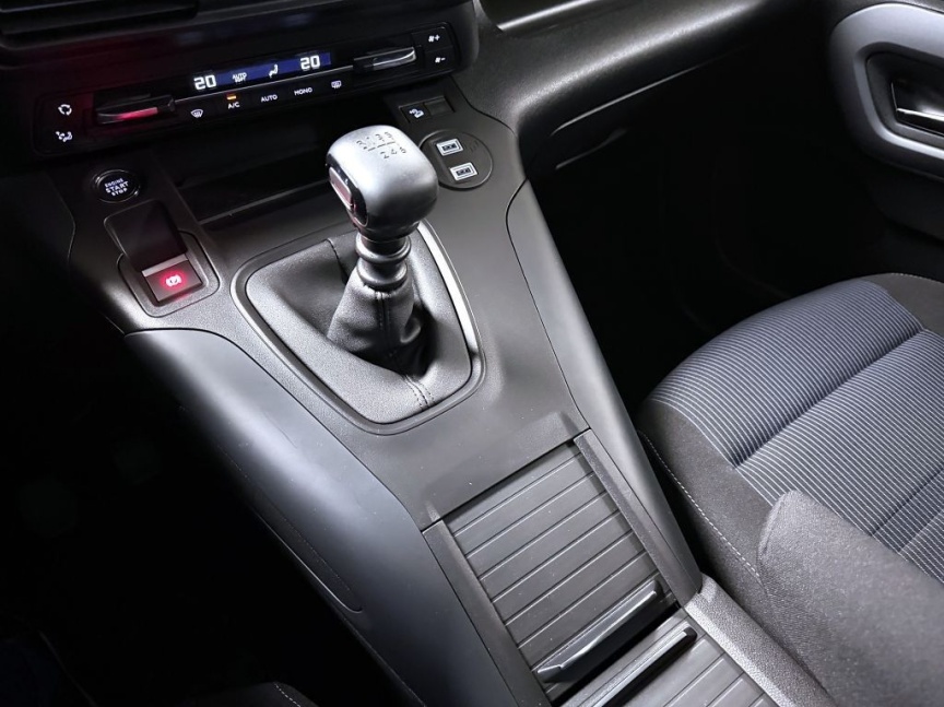 Fiat Dobló Panorama 1.5 BlueHDi 130k MT6 EDICE RODINA *769*