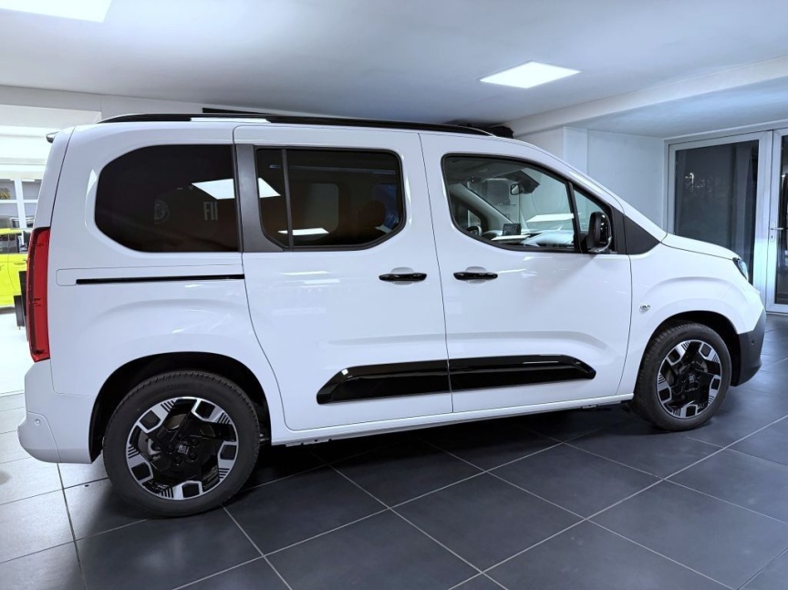 Fiat Dobló Panorama 1.5 BlueHDi 130k MT6 EDICE RODINA *769*