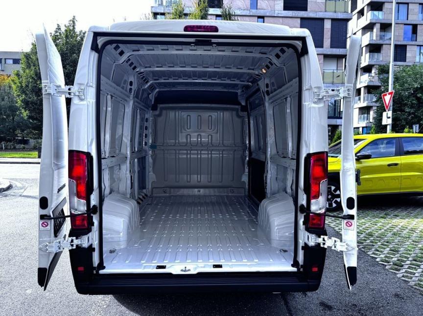 Fiat Professional Ducato 2.2 MTJ 140k 6MT Van 3,5t L2H2 *0527* k