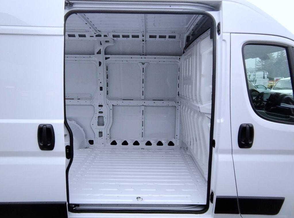Fiat Professional Ducato 33 2,2 MTJ 140k L2H2 *8636*
