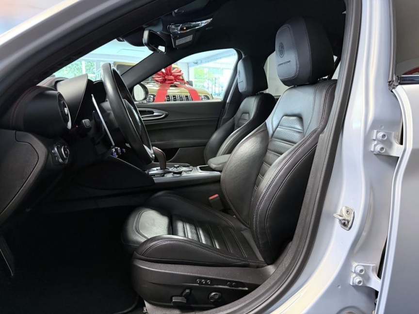 Alfa Romeo Giulia 2.0 T 280k AT8 ZF Q4 4x4 Competizione