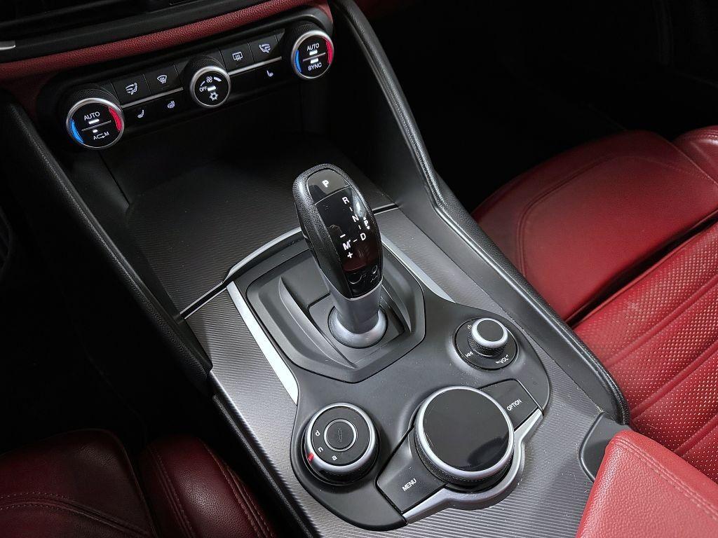 Alfa Romeo Giulia 2.0 T 280k AT8 ZF Q4 4x4 Veloce, reg. 03/2017