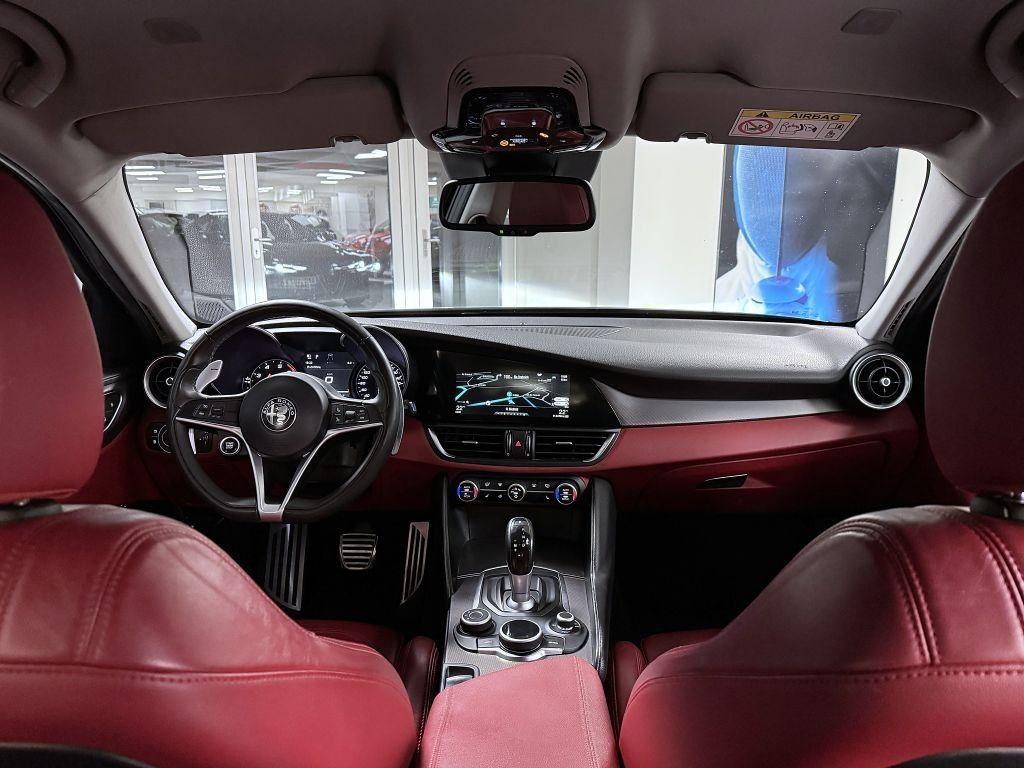 Alfa Romeo Giulia 2.0 T 280k AT8 ZF Q4 4x4 Veloce, reg. 03/2017