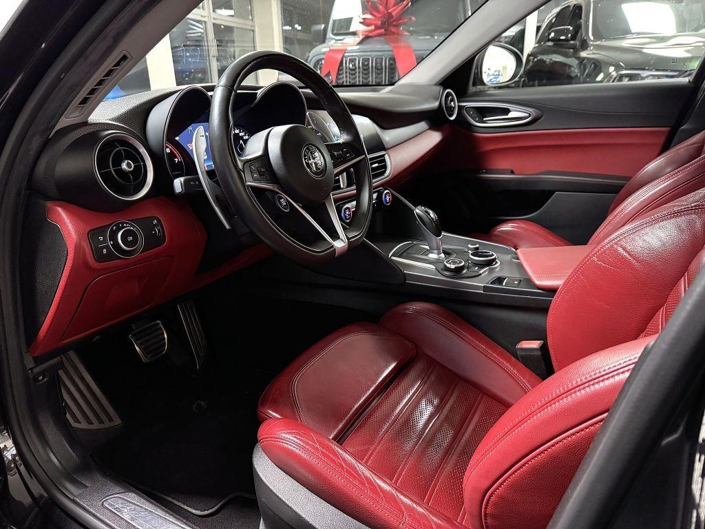 Alfa Romeo Giulia 2.0 T 280k AT8 ZF Q4 4x4 Veloce, reg. 03/2017