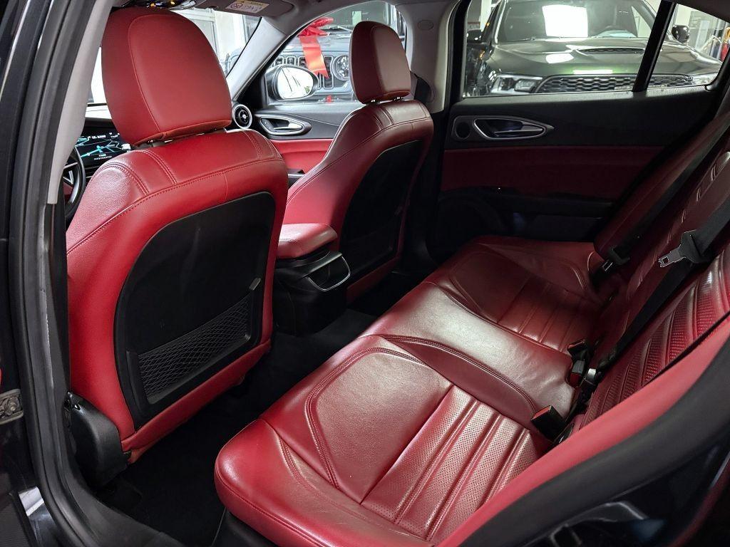 Alfa Romeo Giulia 2.0 T 280k AT8 ZF Q4 4x4 Veloce, reg. 03/2017