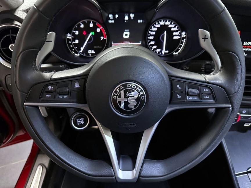 Alfa Romeo Giulia 2.0 T 280k AT8 ZF Q4 4x4 Veloce