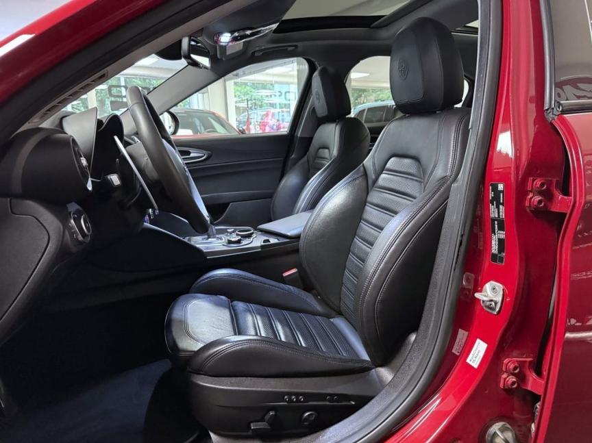 Alfa Romeo Giulia 2.0 T 280k AT8 ZF Q4 4x4 Veloce