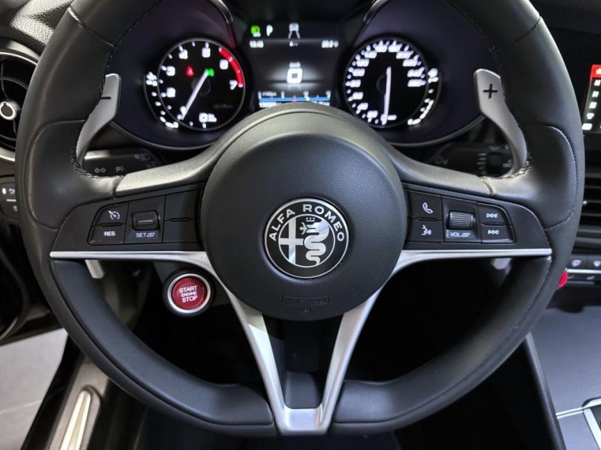 Alfa Romeo Giulia 2.0 T 280k AT8 ZF Q4 4x4 Veloce