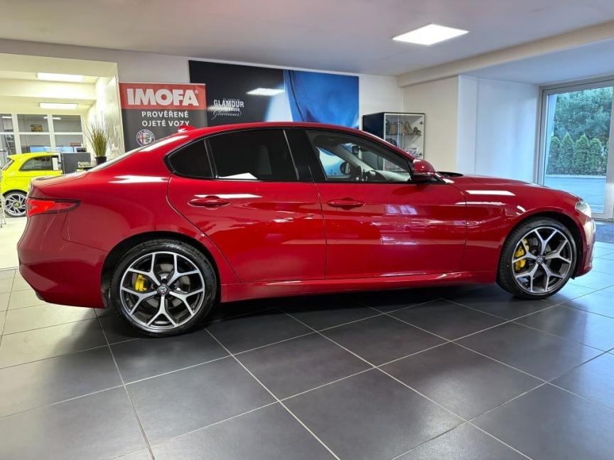 Alfa Romeo Giulia 2.0 T 280k AT8 ZF Q4 4x4 Veloce