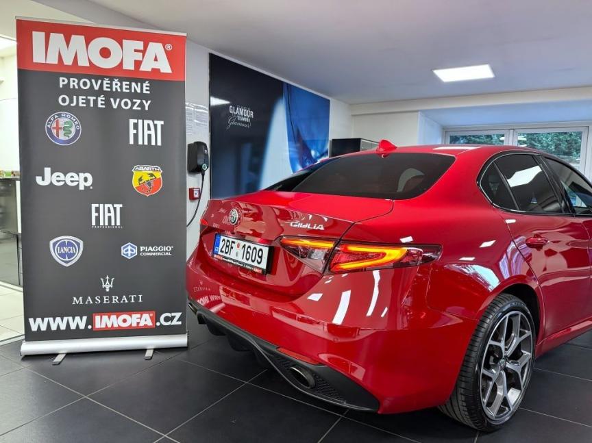 Alfa Romeo Giulia 2.0 T 280k AT8 ZF Q4 4x4 Veloce