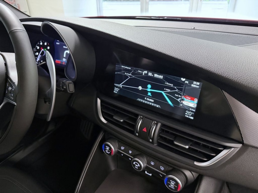 Alfa Romeo Giulia 2.0 T 280k AT8 ZF Q4 4x4 Veloce