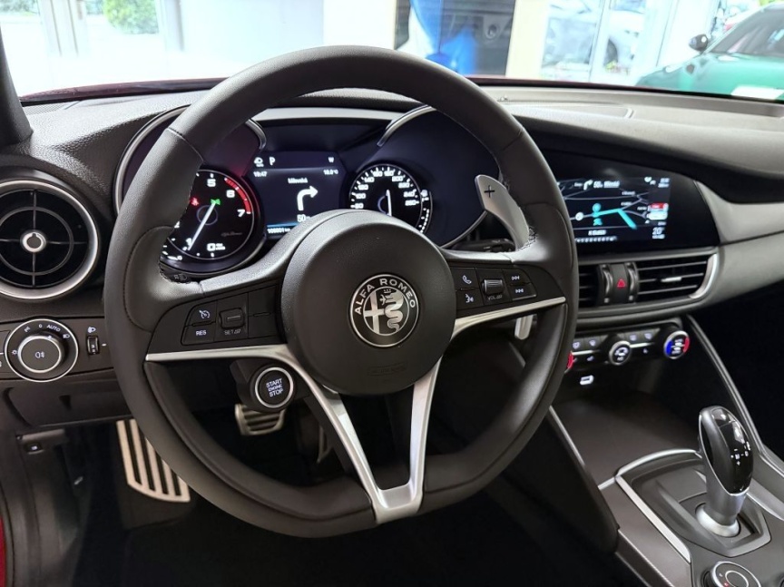 Alfa Romeo Giulia 2.0 T 280k AT8 ZF Q4 4x4 Veloce