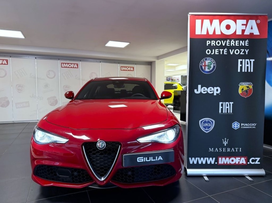 Alfa Romeo Giulia 2.0 T 280k AT8 ZF Q4 4x4 Veloce