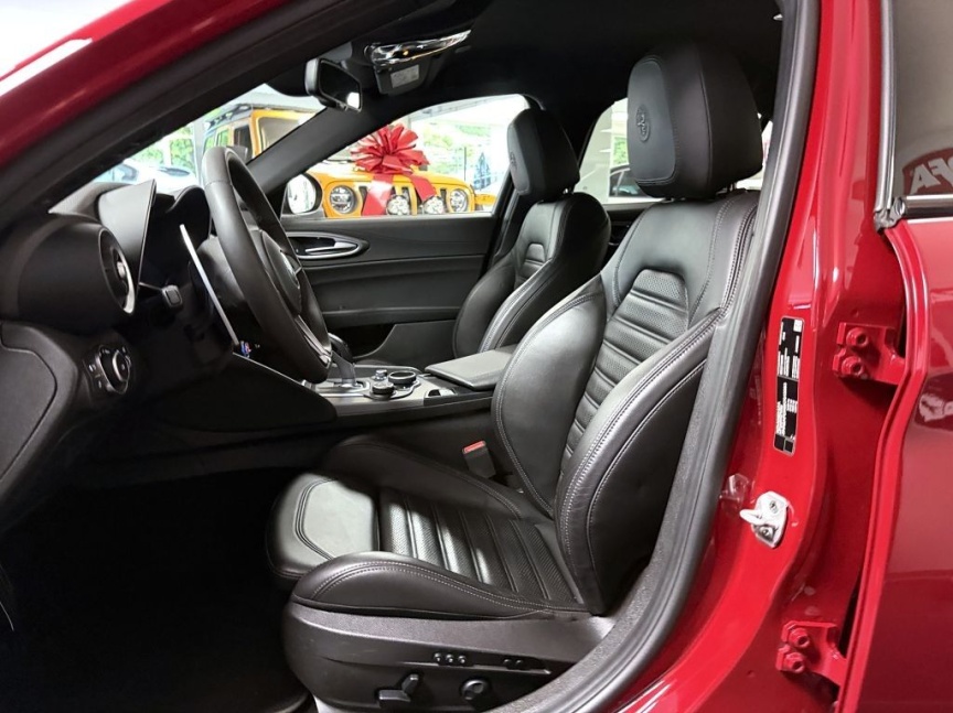 Alfa Romeo Giulia 2.0 T 280k AT8 ZF Q4 4x4 Veloce