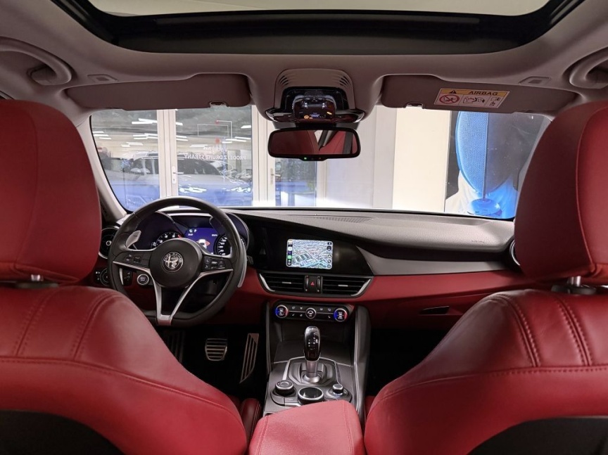 Alfa Romeo Giulia 2.0 T 280k AT8 ZF Q4 4x4 Veloce