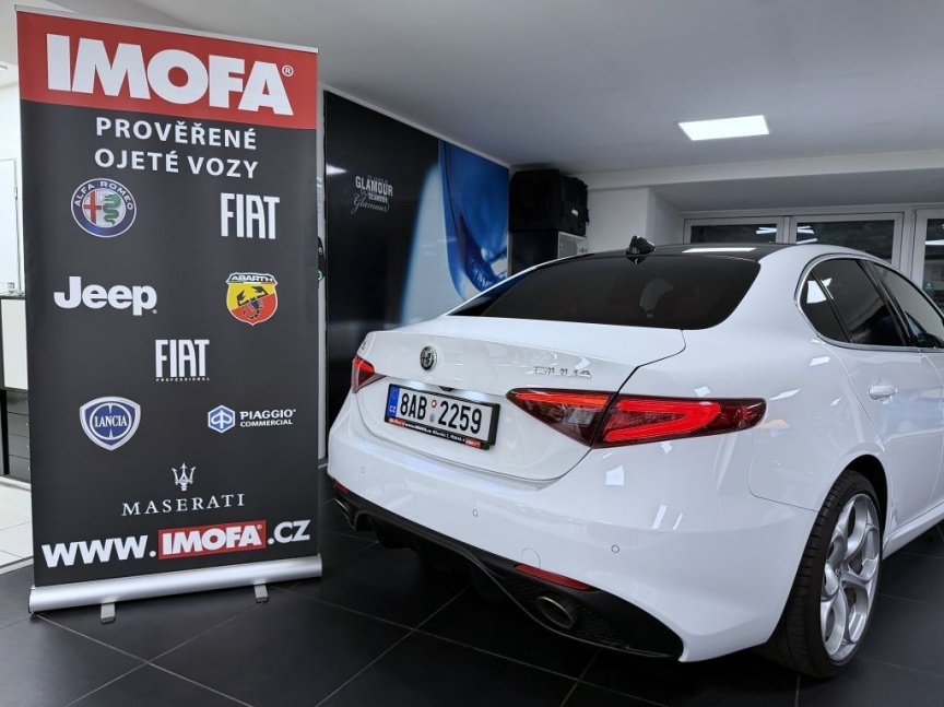 Alfa Romeo Giulia 2.0 T 280k AT8 ZF Q4 4x4 Veloce