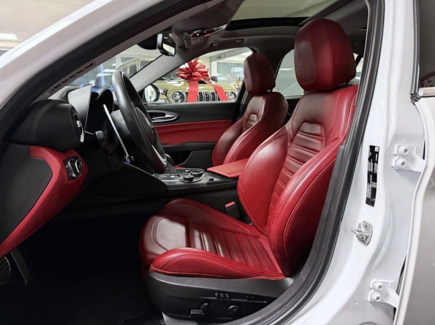 Alfa Romeo Giulia 2.0 T 280k AT8 ZF Q4 4x4 Veloce