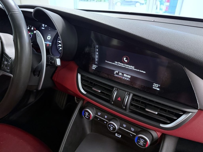 Alfa Romeo Giulia 2.0 T 280k AT8 ZF Q4 4x4 Veloce