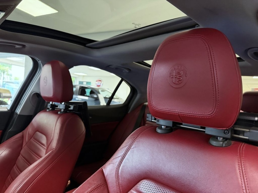 Alfa Romeo Giulia 2.0 T 280k AT8 ZF Q4 4x4 Veloce