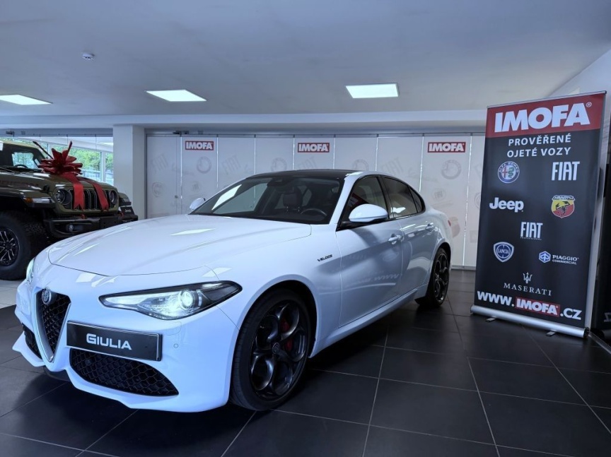 Alfa Romeo Giulia 2.0 T 280k AT8 ZF Q4 4x4 Veloce
