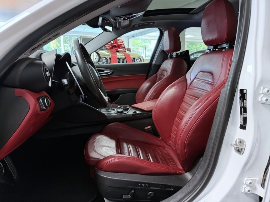 Alfa Romeo Giulia 2.0 T 280k AT8 ZF Q4 4x4 Veloce