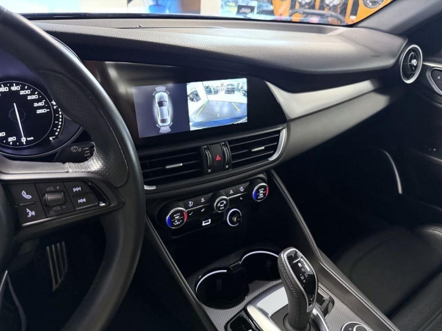 Alfa Romeo Giulia 2.0T 200k AT8 ZF Sprint