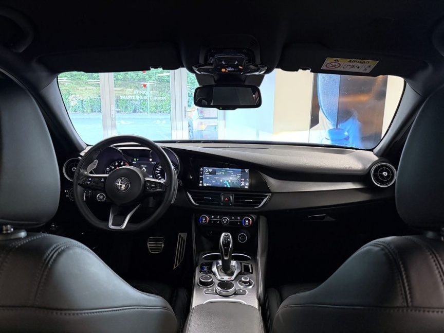 Alfa Romeo Giulia 2.0T 200k AT8 ZF Sprint