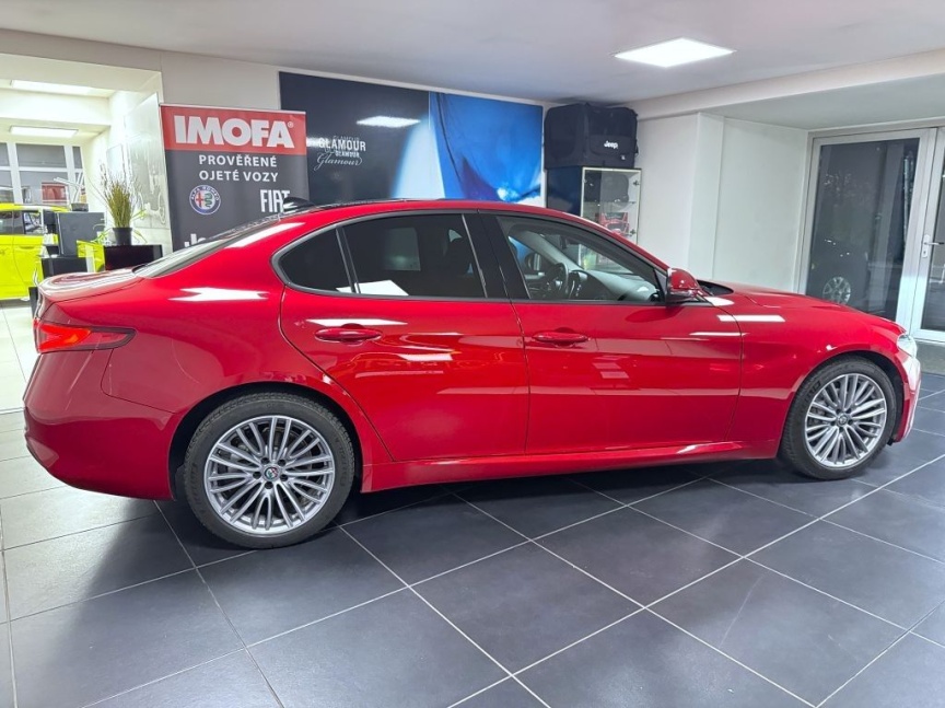 Alfa Romeo Giulia 2.0T 200k AT8 ZF Super